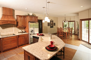 traditional kitchen with oak cabinetry