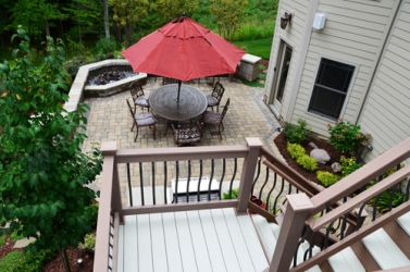 polywood-staircase-wrought-iron-railing